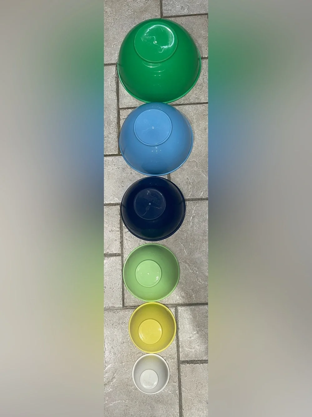 Colorful Nested Mixing Bowls - Green, lite, Dark Blue, Lite green, Yellow, White